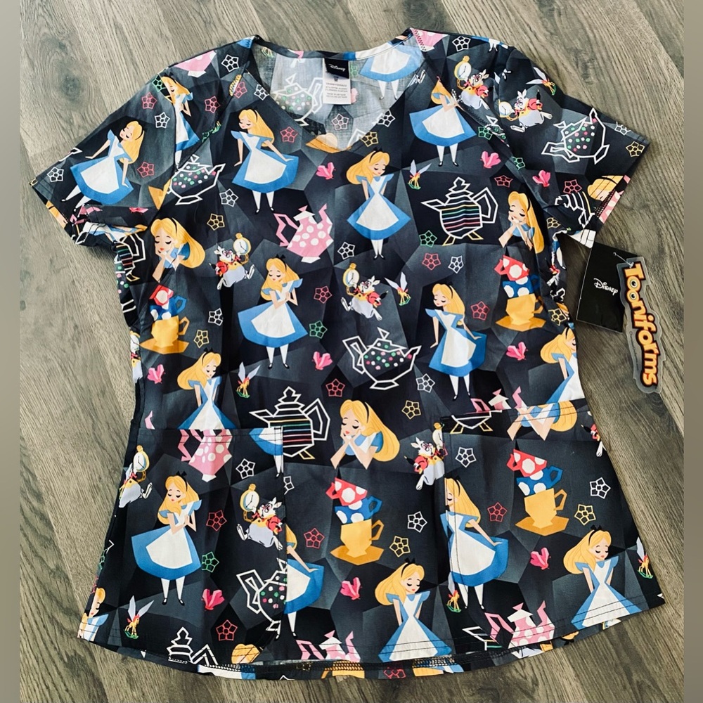 Cherokee Scrubs Shirt Nurse Disney Tooniforms Alice In Wonderland Medium NEW NWT